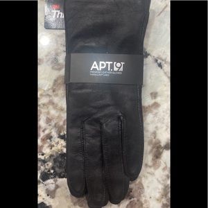 APT 9 black leather gloves